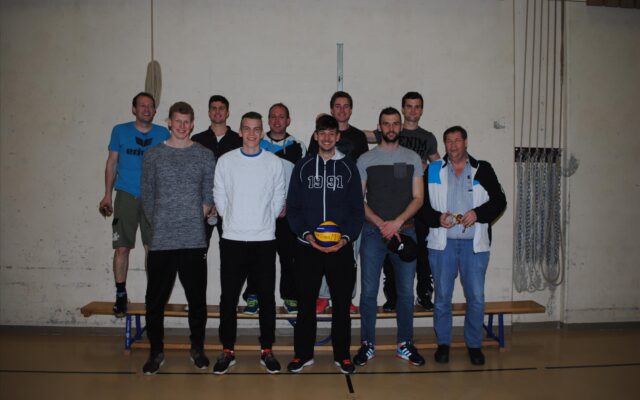 Einsiedler Teams dominierten Kantonale Volleyball-Meisterschaften 2016