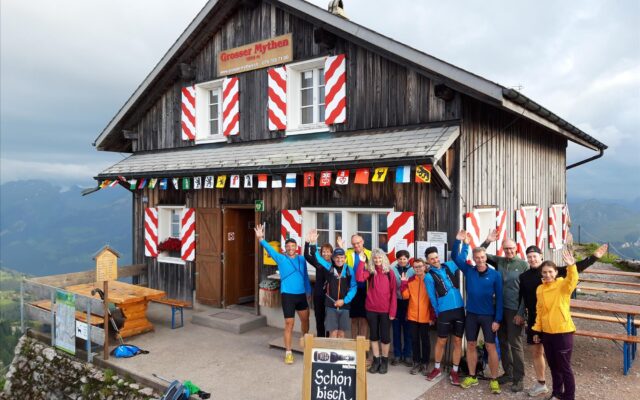 Mehr Gämse als Wanderer am Berg